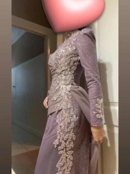 Elegant Lavender Embellished Long-Sleeve Evening Dress - Picture 2 of 4